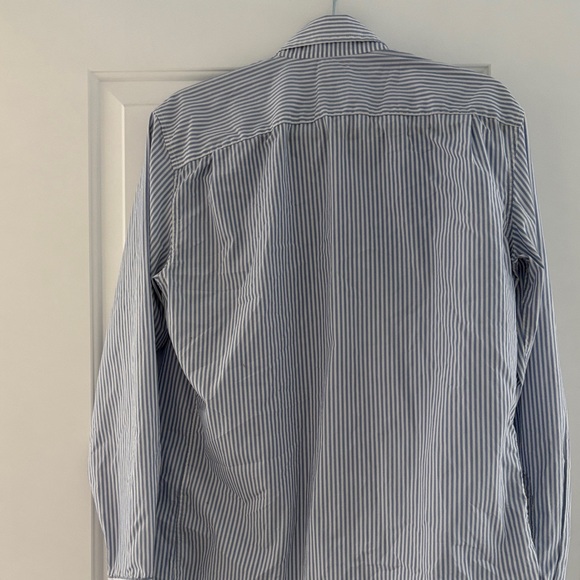 GAP Men's White and Blue Striped Button Down Shirt - Picture 3 of 3